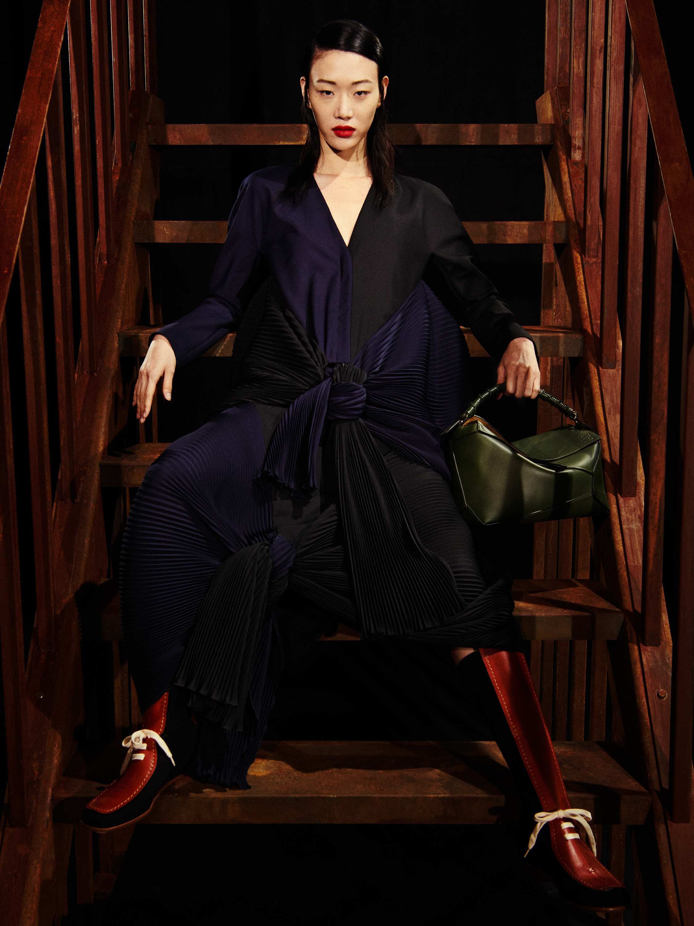 LOEWE | reinventing craft and leather. LOEWE | reinventing craft and leather.